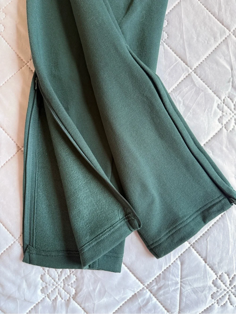 Adidas Men’s 2XL Green Fleece Jogger Pants Ankle Zip NWT